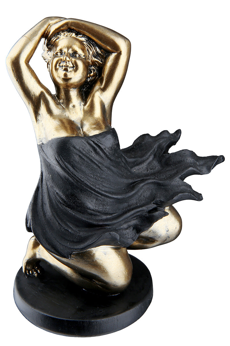 Figure, Woman, "Oh, it´s windy"