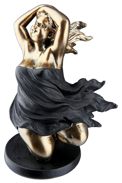 Figure, Woman, "Oh, it´s windy"